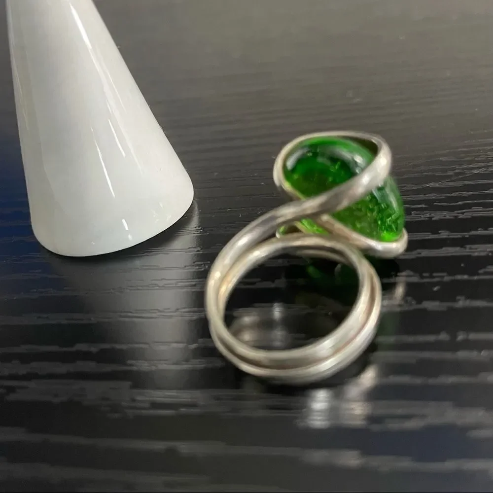 Unique Green Ring with Silver Wire, 7.5